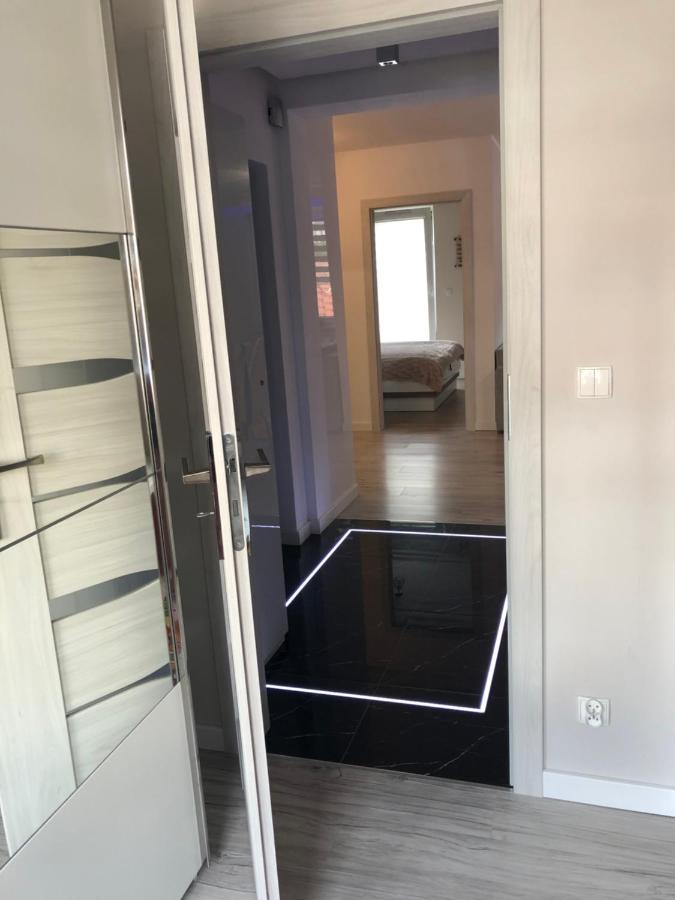 Appartement Apartament Zatoka Deluxe Z Ogrodem à Debogorze Extérieur photo